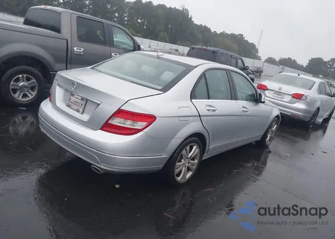 2009 Mercedes-Benz C 300 Luxury/Sport из США, поврежденный, VIN WDDGF54X99R054946